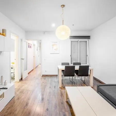 The Collection - Paseo De Gracia Modern And Cozy 3bd - 2bth *